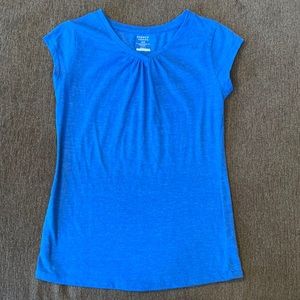 🌻3/$15 Girls 14/16 short sleeve shirt never warn. NWOT. Nice longer fit. BLUE